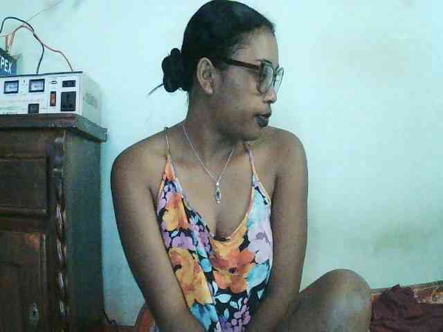 TriciaBella webcam