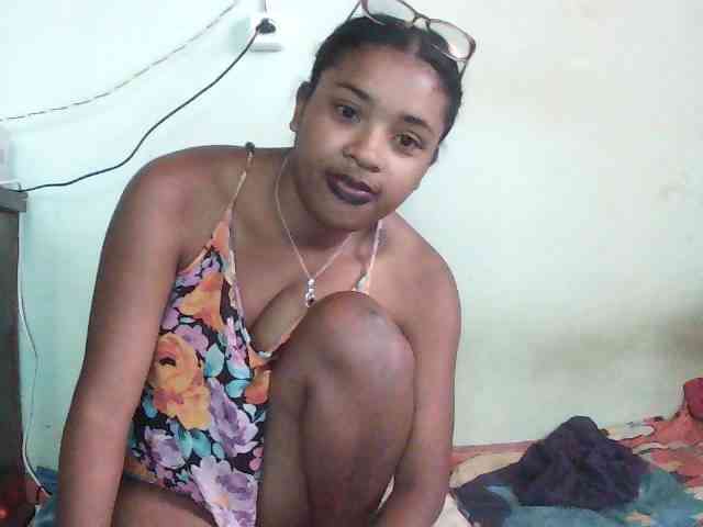 TriciaBella webcam