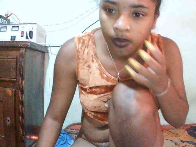 TriciaBella webcam