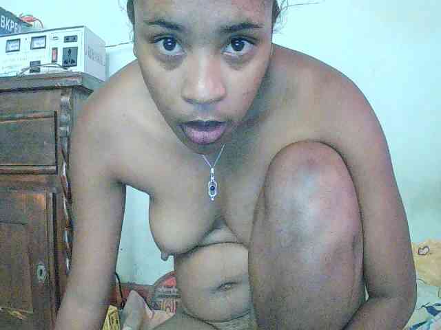 TriciaBella webcam