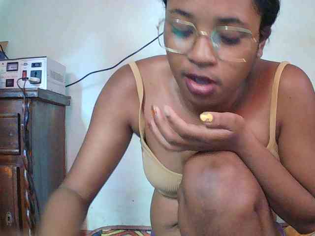TriciaBella webcam