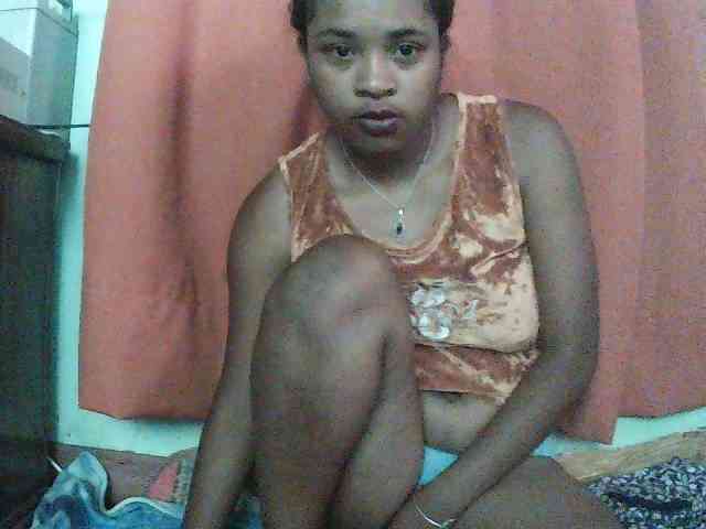 TriciaBella webcam