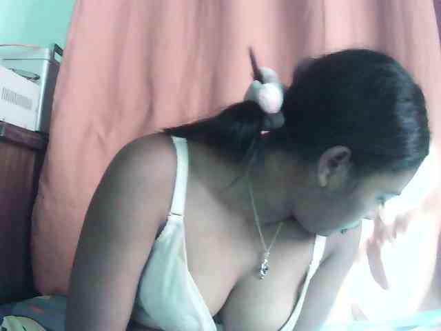 TriciaBella webcam