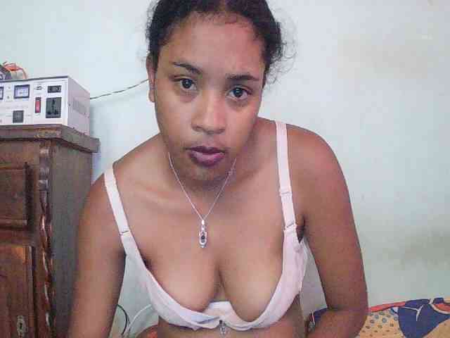 TriciaBella webcam