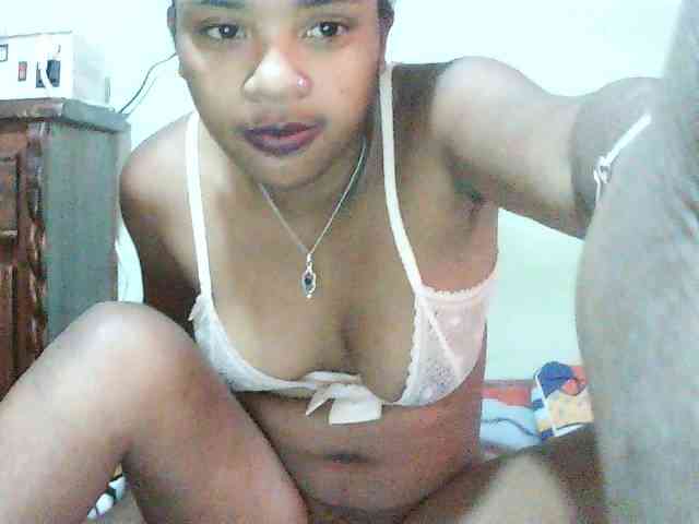 TriciaBella webcam