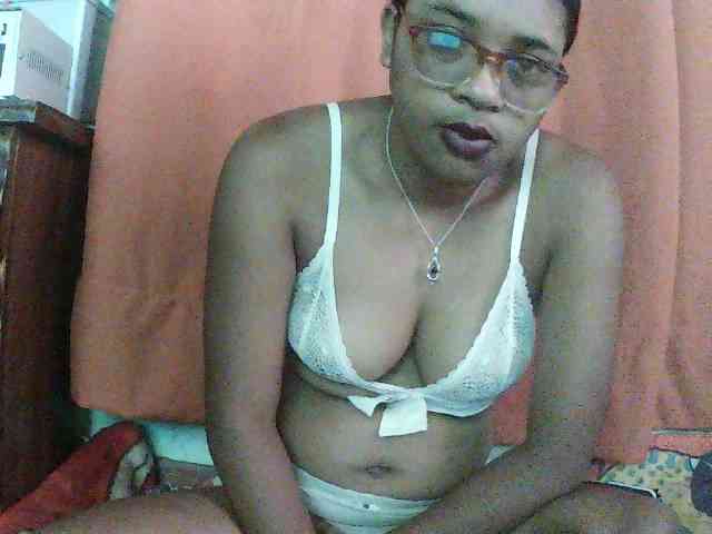 Modèle: TriciaBella