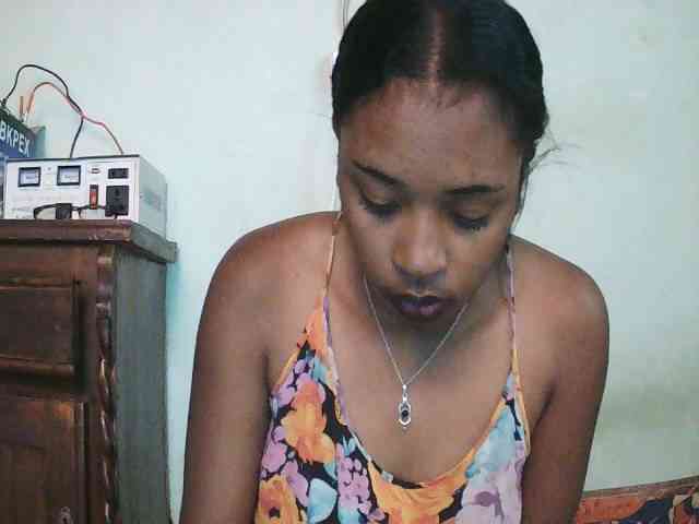 TriciaBella webcam