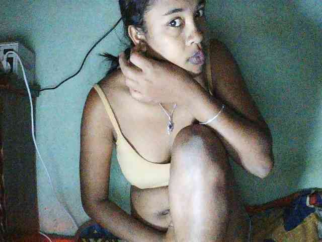 TriciaBella webcam