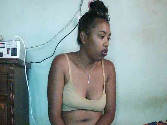 TriciaBella webcam