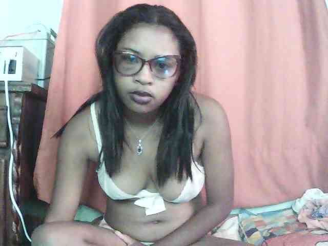 TriciaBella webcam