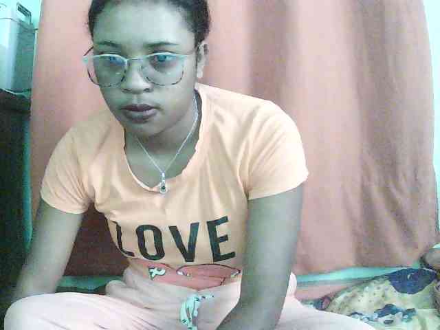 TriciaBella webcam