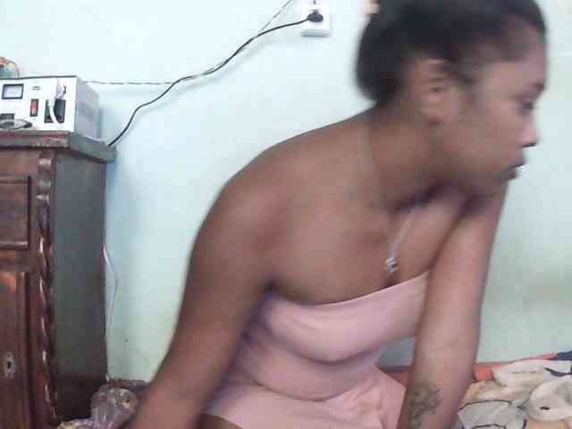 TriciaBella webcam