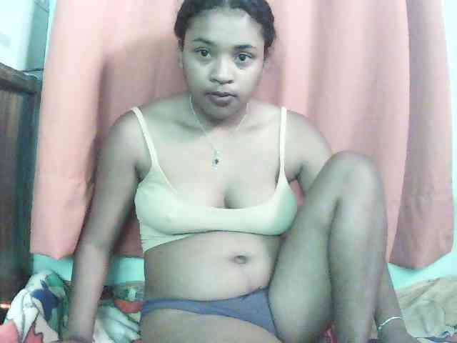 Modèle: TriciaBella