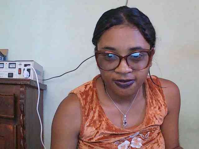 TriciaBella webcam