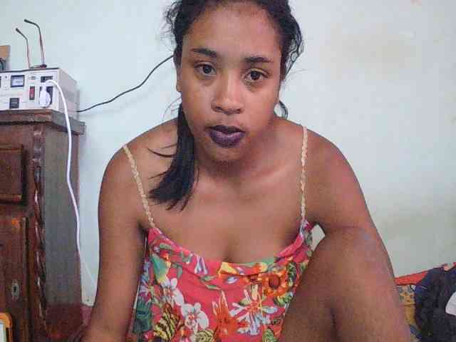 TriciaBella webcam