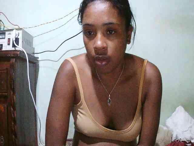 TriciaBella webcam