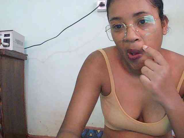 TriciaBella webcam