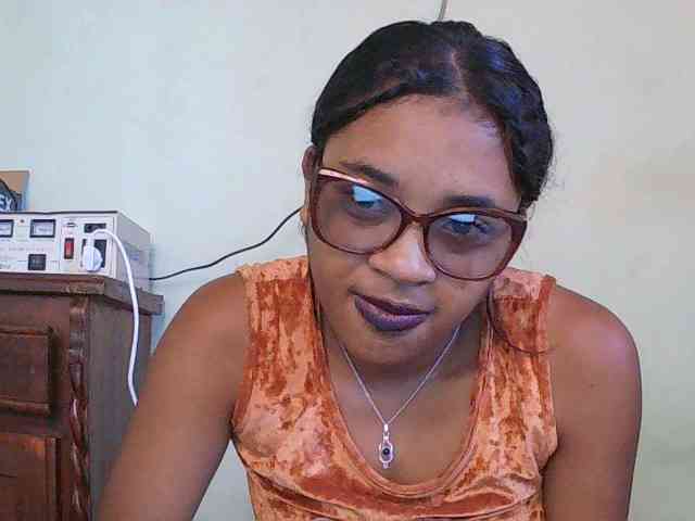 TriciaBella webcam