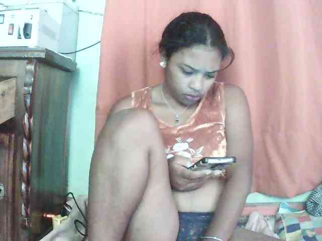 TriciaBella webcam