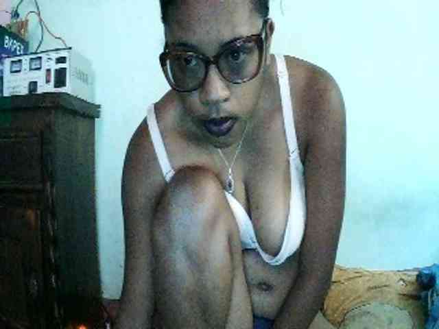 TriciaBella webcam
