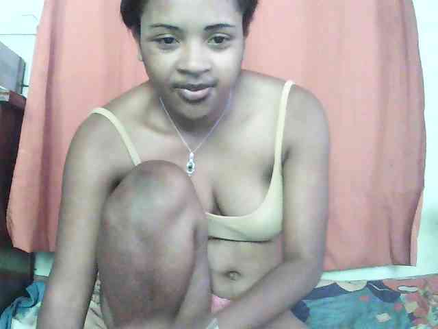 TriciaBella webcam