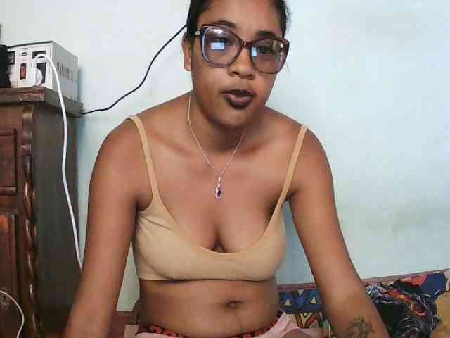 TriciaBella webcam
