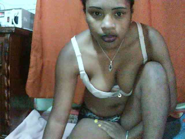 TriciaBella webcam