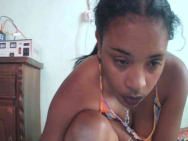 TriciaBella webcam