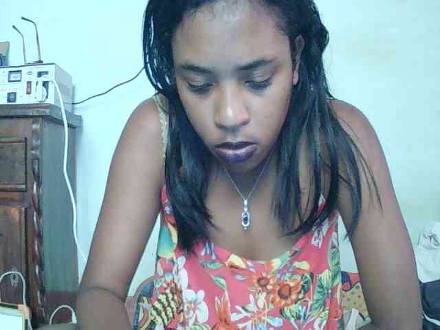 TriciaBella webcam