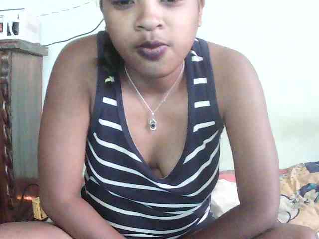 TriciaBella webcam