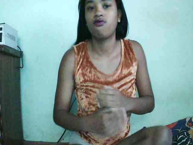 TriciaBella webcam