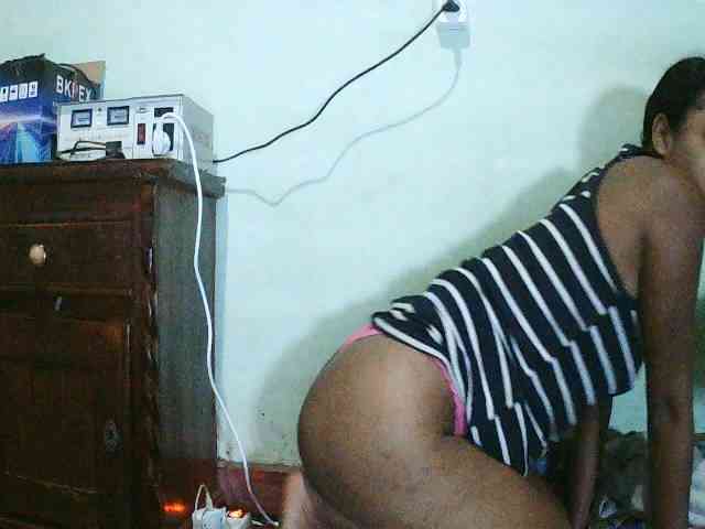 TriciaBella webcam