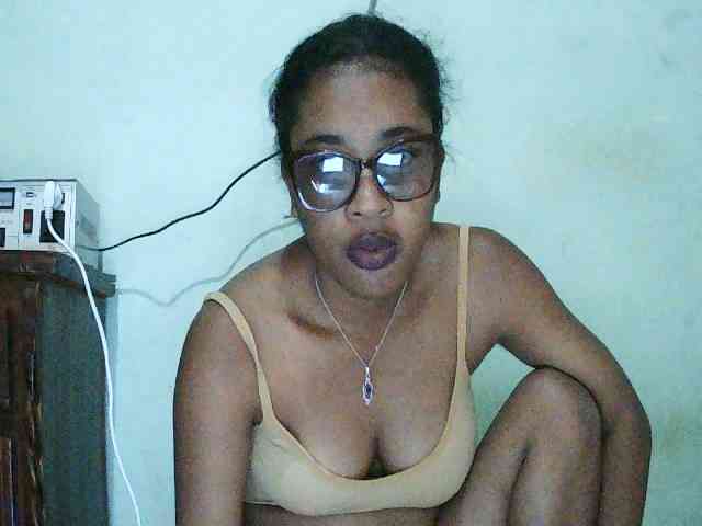 TriciaBella webcam