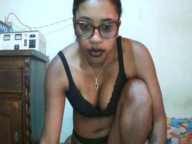 TriciaBella webcam