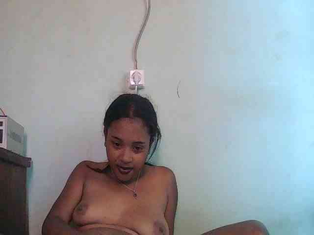 TriciaBella webcam