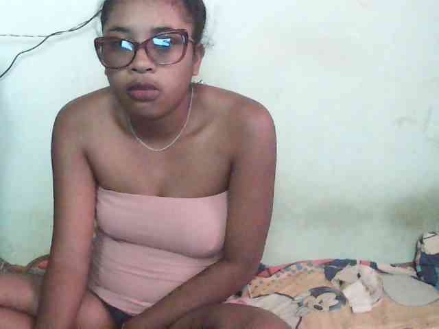 TriciaBella webcam