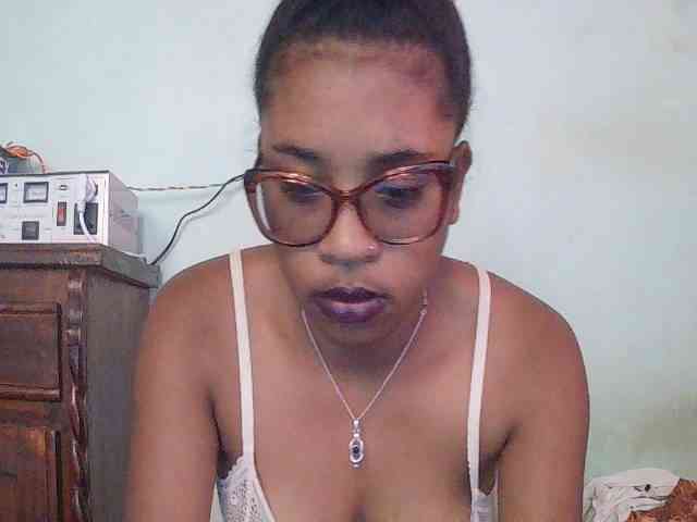 TriciaBella webcam