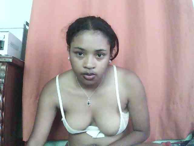 TriciaBella webcam
