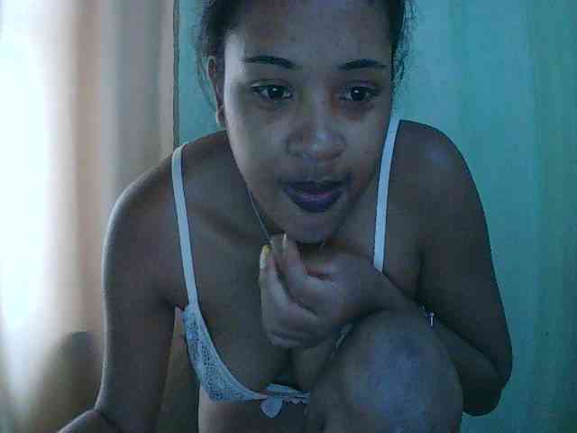 TriciaBella webcam