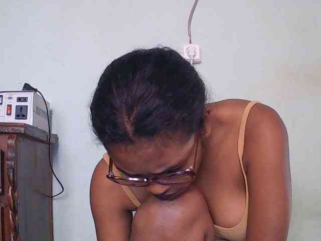TriciaBella webcam
