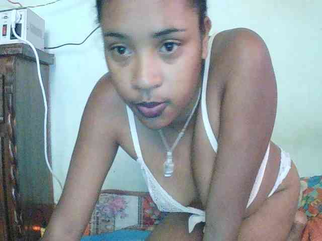 TriciaBella webcam