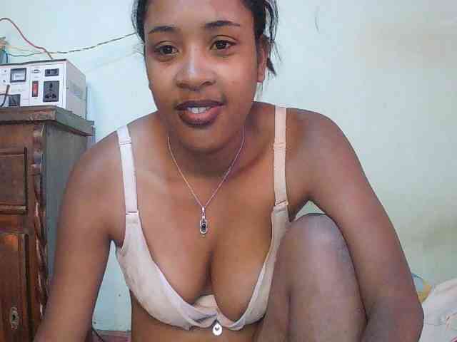 TriciaBella webcam