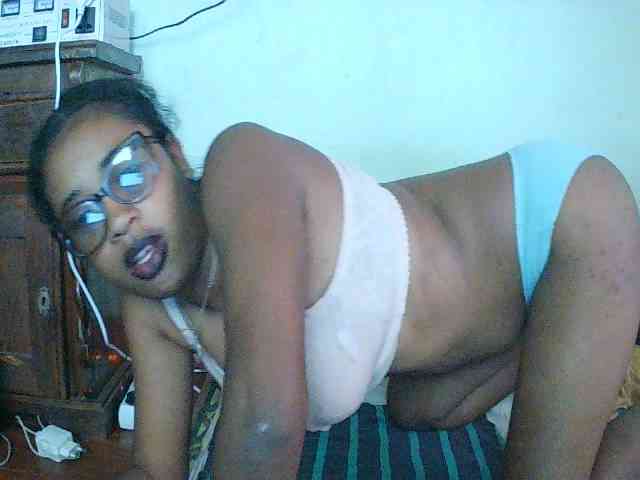 TriciaBella webcam