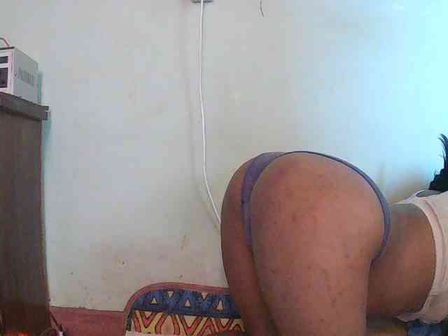 TriciaBella webcam