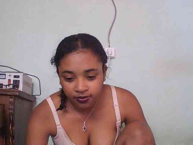 TriciaBella webcam
