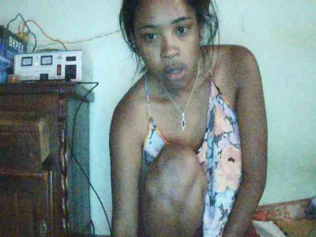 TriciaBella webcam