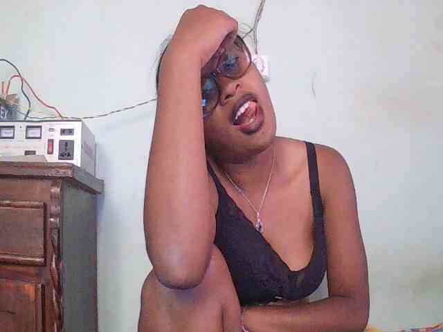 TriciaBella webcam