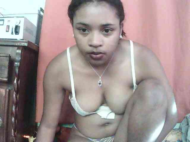 TriciaBella webcam