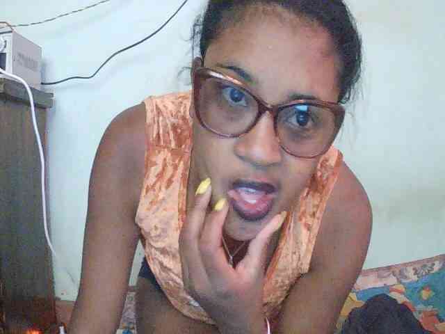 TriciaBella webcam
