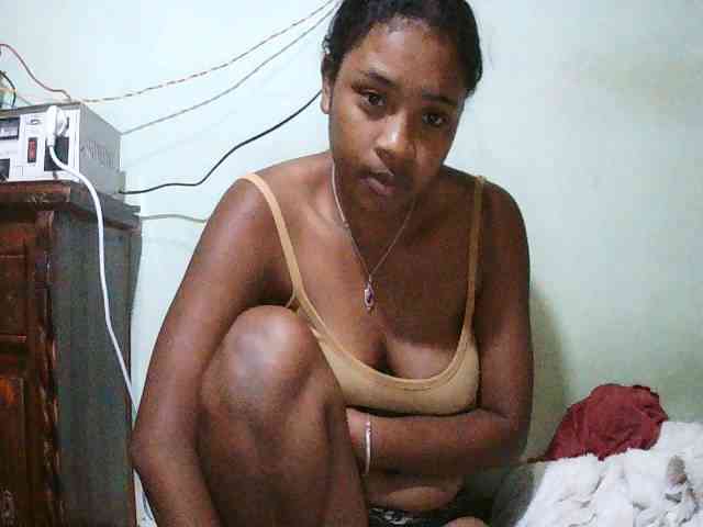 TriciaBella webcam